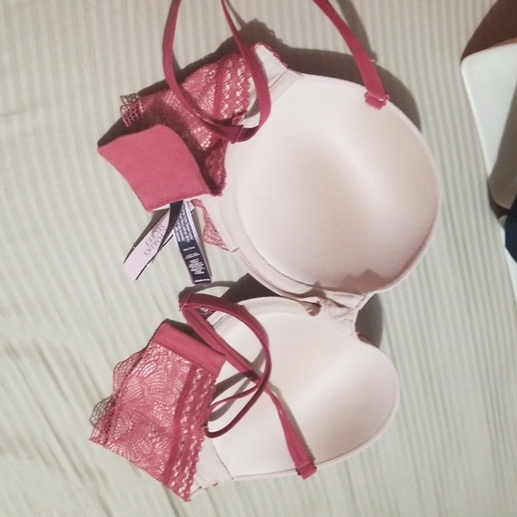 Victoria's Secret - Picture 7 of 7